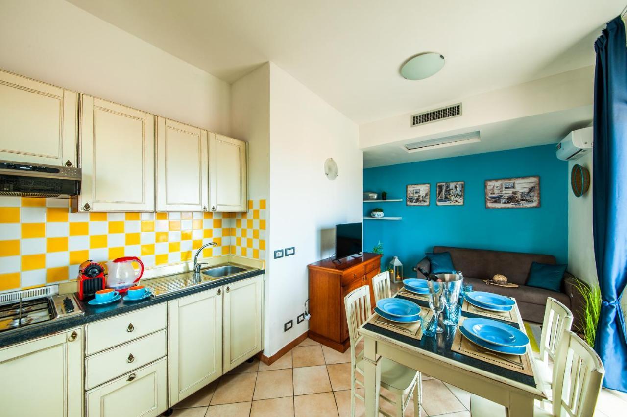 Casa Vacanze Il Grecale-A Pochi Passi Dal Mare Lägenhet Castelsardo Exteriör bild