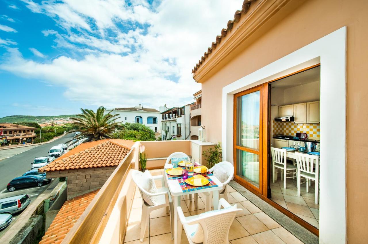 Casa Vacanze Il Grecale-A Pochi Passi Dal Mare Lägenhet Castelsardo Exteriör bild
