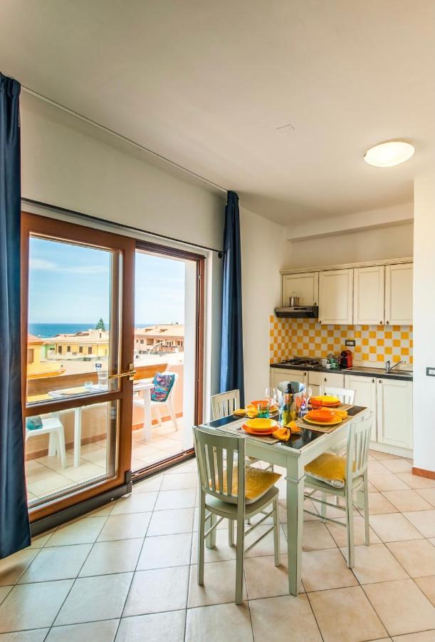 Casa Vacanze Il Grecale-A Pochi Passi Dal Mare Lägenhet Castelsardo Exteriör bild